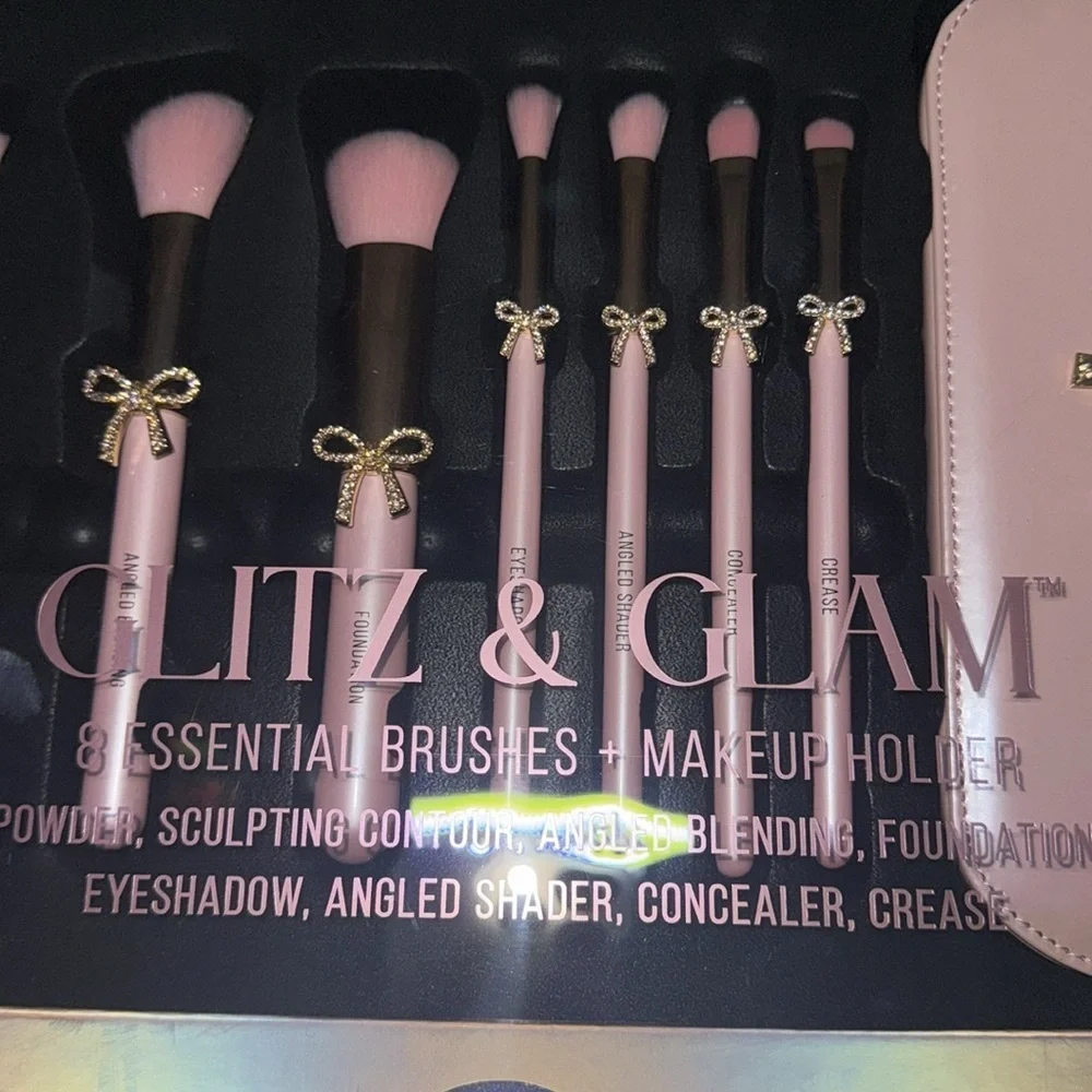 Glitz & Glam Bow makeup brushes viral 🎀🎀🎀💎💎💎